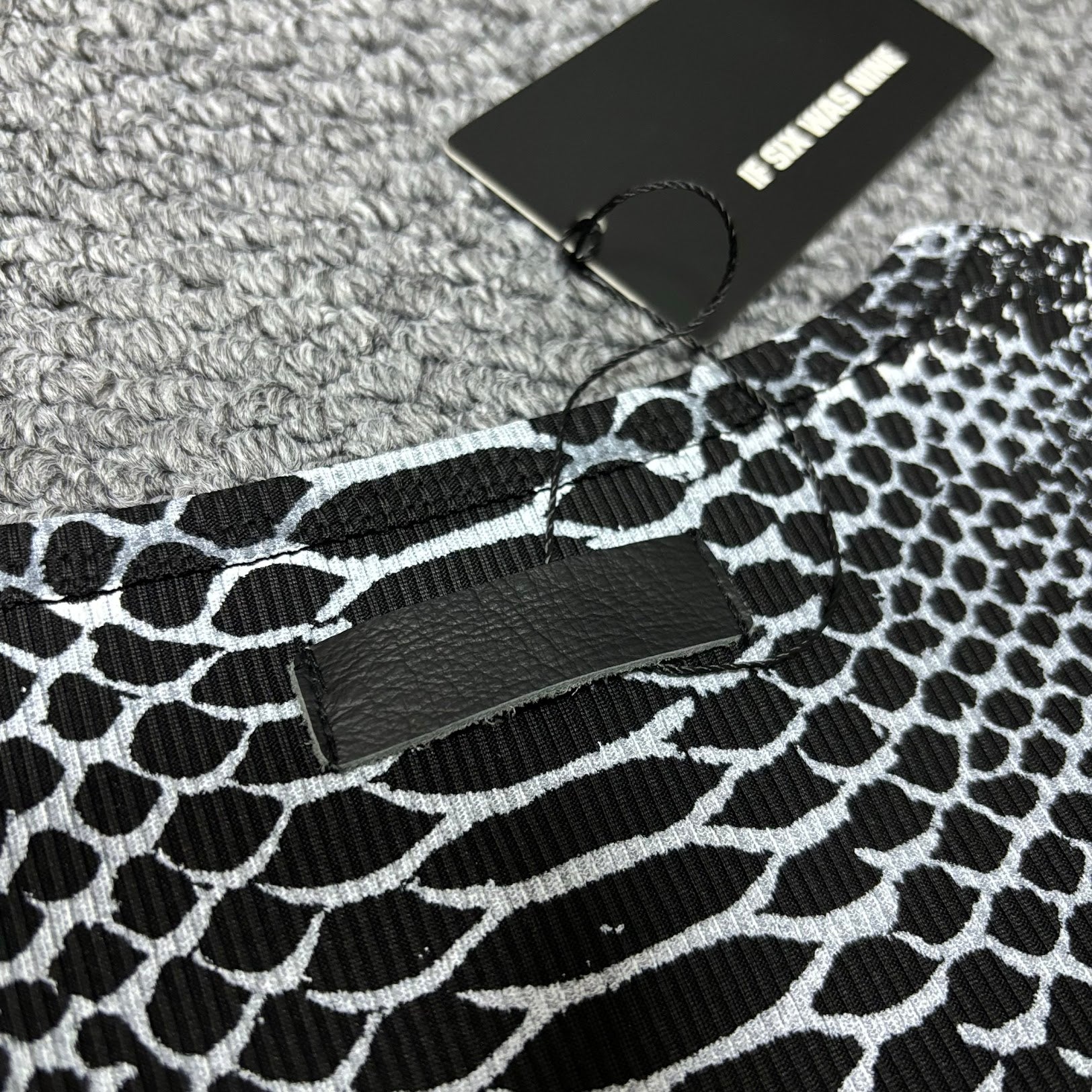 ФУТБОЛКА IF SIX WAS NINE "PYTHON SPIN PRINT"