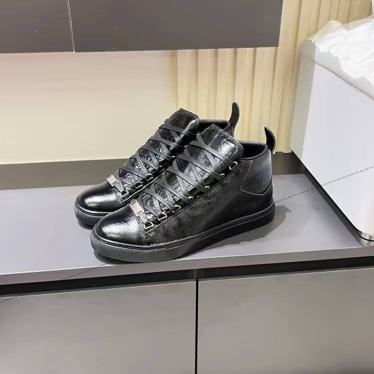 BALENCIAGA ARENA BLACK
